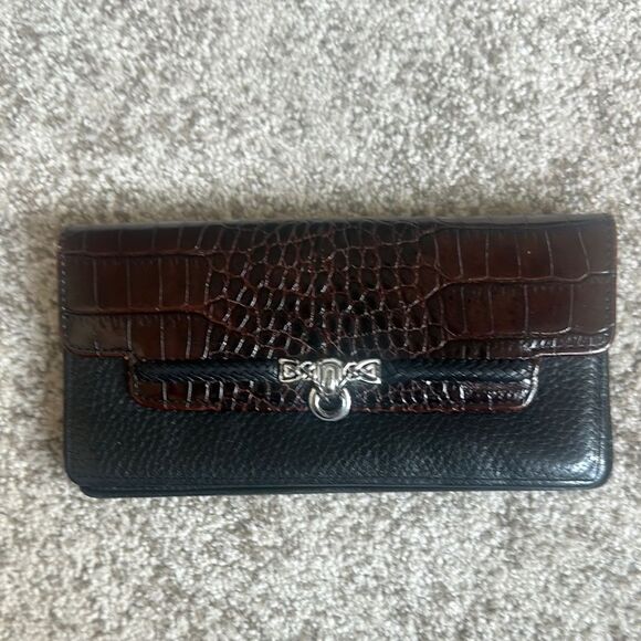 Brighton Vintage Black Leather with Brown Croc Embossed Leather Clutch Wallet - Picture 1 of 8